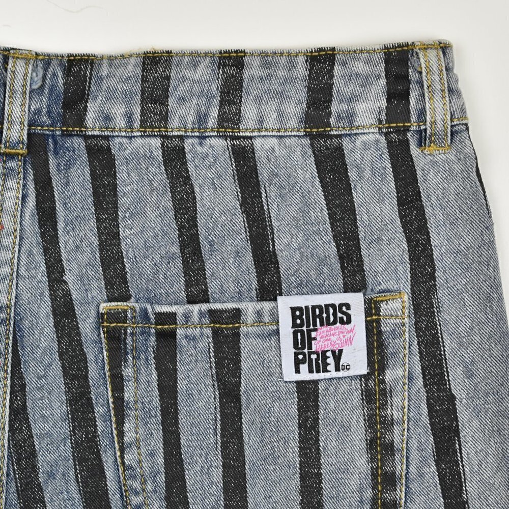 Birds of Prey Denim Stars Stripes Shorts S 27/28 - Picture 4 of 5